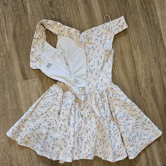 House of CB ‘Elida’ White Posy Print Corset Mini Dress ♡ - Picture 9 of 12